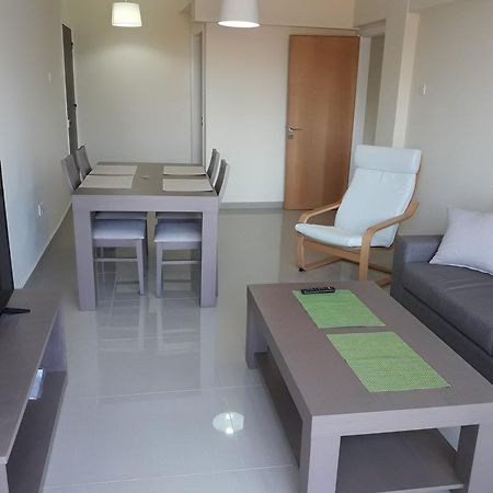 32 Hill Court Daire Larnaca Dış mekan fotoğraf