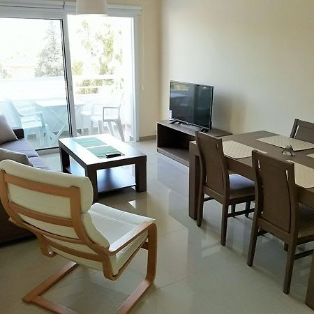32 Hill Court Daire Larnaca Dış mekan fotoğraf