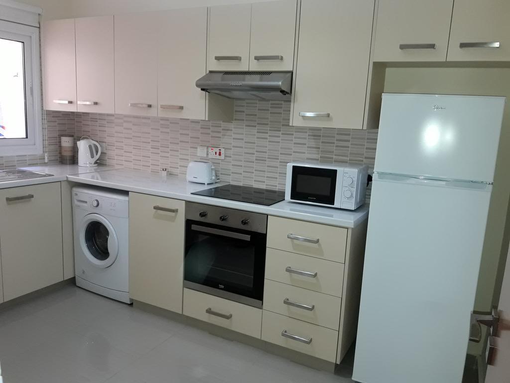 32 Hill Court Daire Larnaca Dış mekan fotoğraf