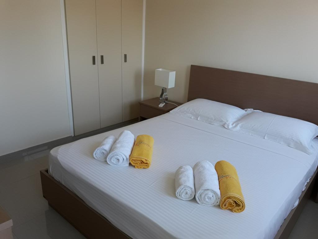 32 Hill Court Daire Larnaca Dış mekan fotoğraf